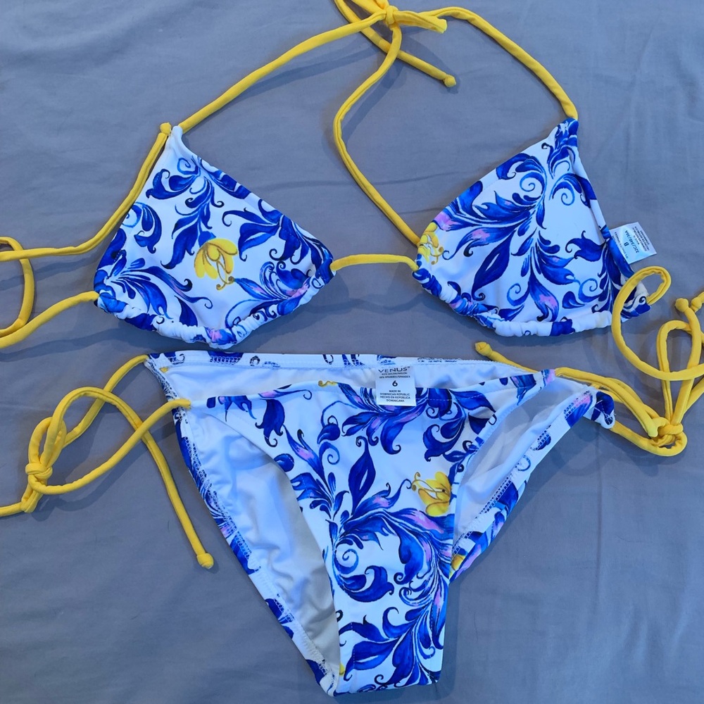 Venus bikini set
